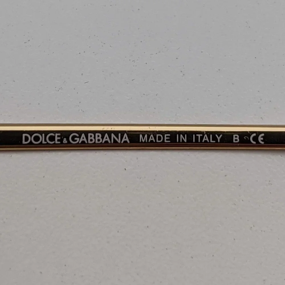 Dolce & Gabbana made minor color